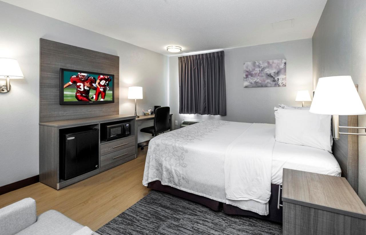 Red Roof Inn Plus Boston - Mansfield - Foxboro Extérieur photo