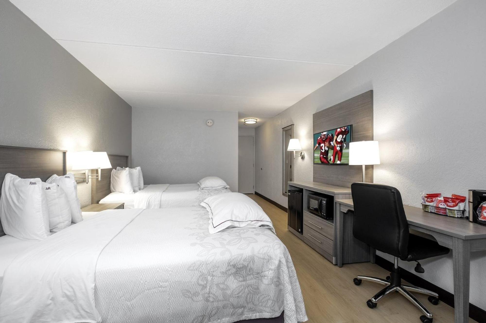 Red Roof Inn Plus Boston - Mansfield - Foxboro Extérieur photo